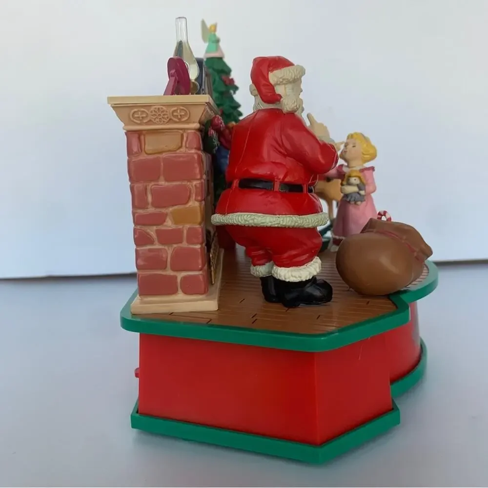 1993 Lustre Fame Animated Welcome Santa Music Box